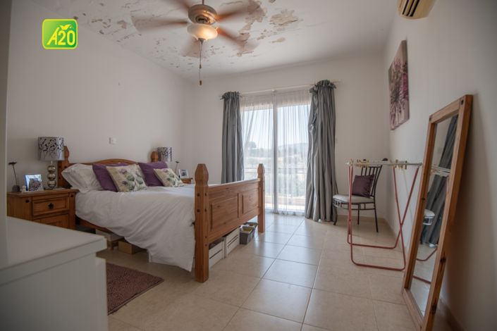 Image No.7-2 Bed Townhouse for sale