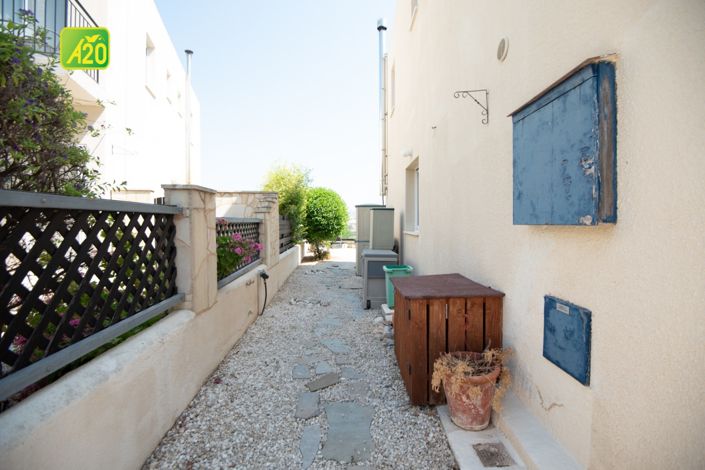Image No.19-2 Bed Townhouse for sale
