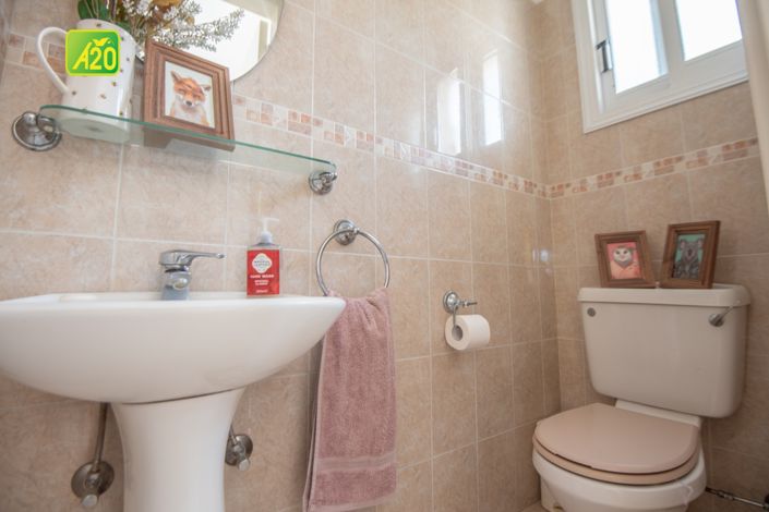 Image No.6-2 Bed Townhouse for sale