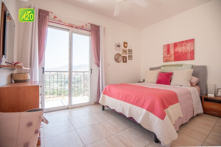 Image No.7-2 Bed Townhouse for sale