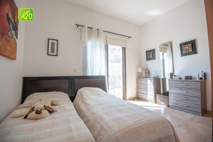 Image No.19-Propriété de 4 chambres à vendre à Neon Chorion