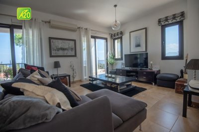 Detached House For Sale  in  Neo Chorio