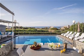 Image No.0-Villa de 4 chambres à vendre à Crète