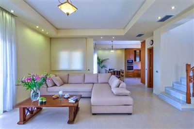 villa-for-sale-in-chania-crete-sitting-room-a