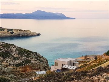 luxury-seafront-villa-crete-over-the-gorge