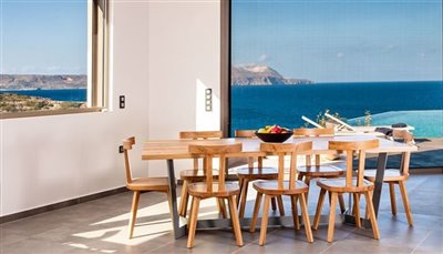 dining-area-luxury-seafront-villa-crete