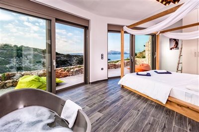 master-bedroom-1-luxury-seafront-villa-crete