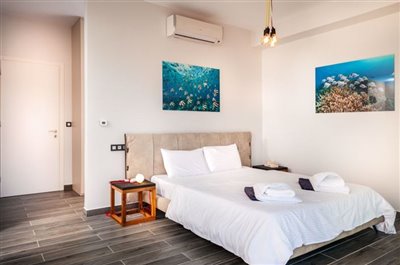 master-bedroom-2-luxury-seafront-villa-crete