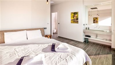 master-bedroom-3-luxury-seafront-villa-crete-