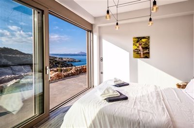 master-bedroom-3-luxury-seafront-villa-crete