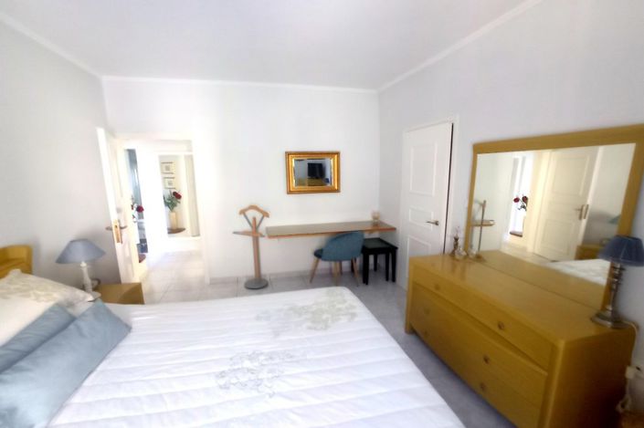 Image No.11-4 Bed House for sale