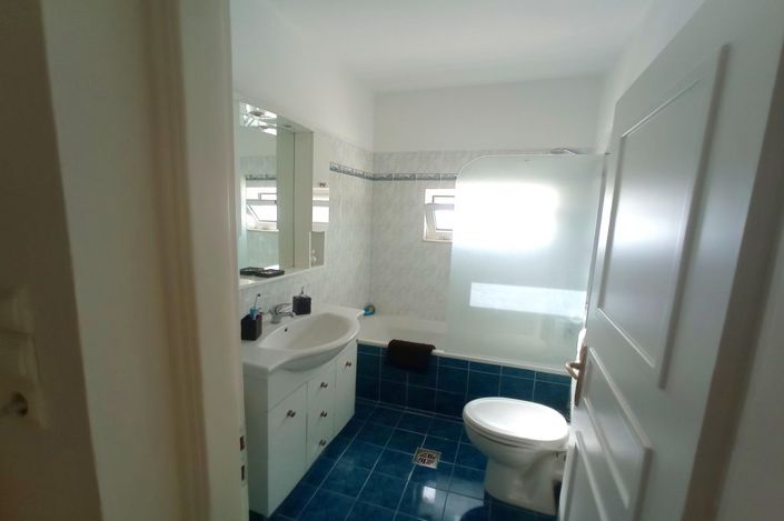 Image No.12-4 Bed House for sale