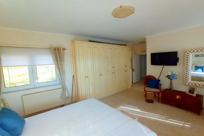 Image No.14-4 Bed House for sale