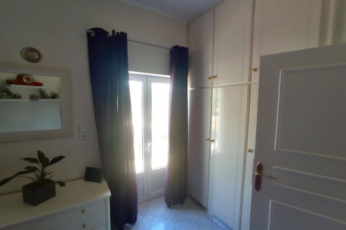 Image No.30-4 Bed House for sale