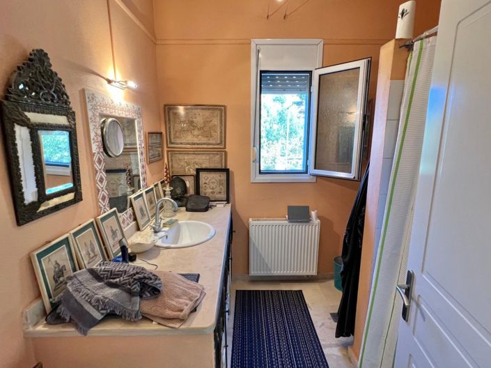 Image No.20-3 Bed House for sale