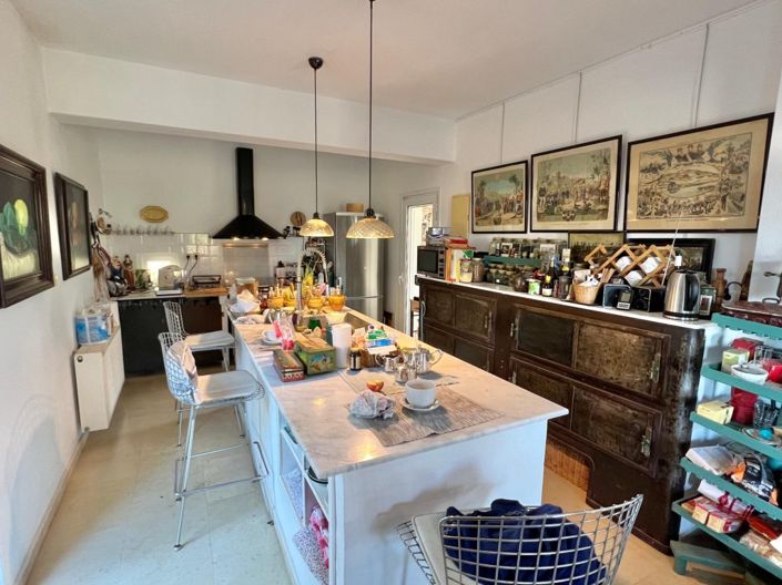 Image No.10-3 Bed House for sale