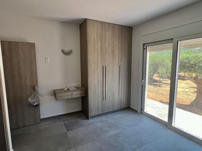 Image No.12-2 Bed House for sale