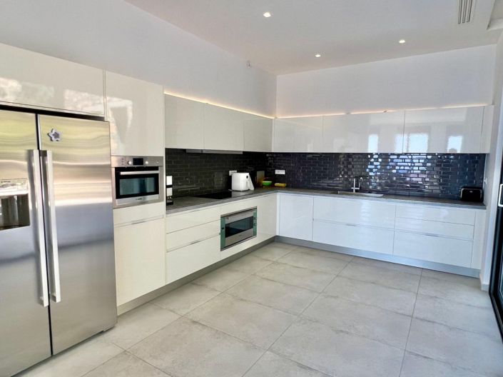 Image No.11-6 Bed Villa for sale