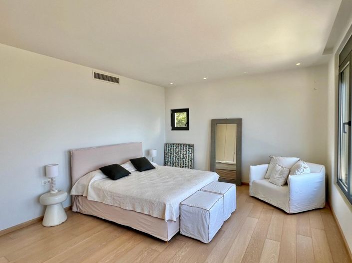 Image No.17-6 Bed Villa for sale