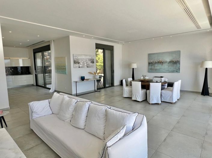 Image No.4-6 Bed Villa for sale