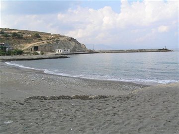 Nearby beach in Pahia Ammos