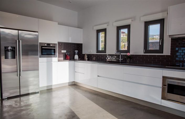 Image No.12-6 Bed Villa for sale