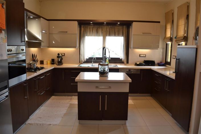 Image No.12-4 Bed House for sale