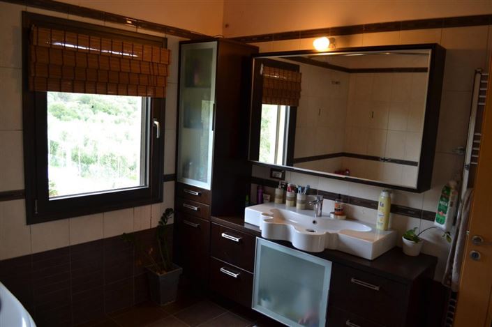 Image No.27-4 Bed House for sale