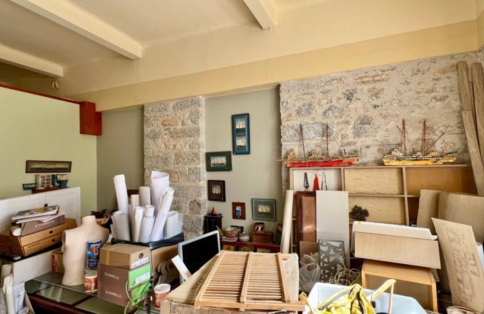 Image No.8-5 Bed House for sale