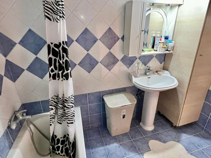 Image No.19-3 Bed House for sale