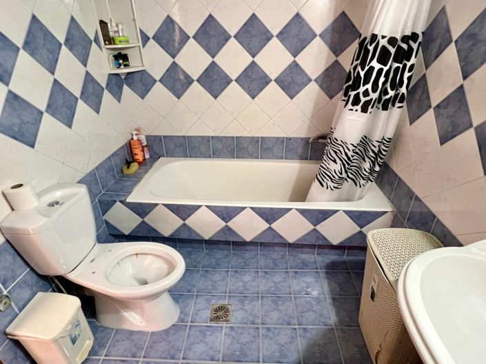 Image No.25-3 Bed House for sale