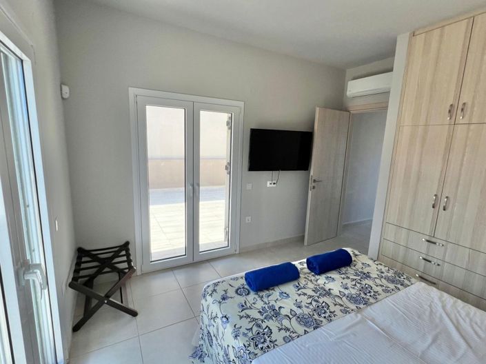 Image No.14-2 Bed House for sale