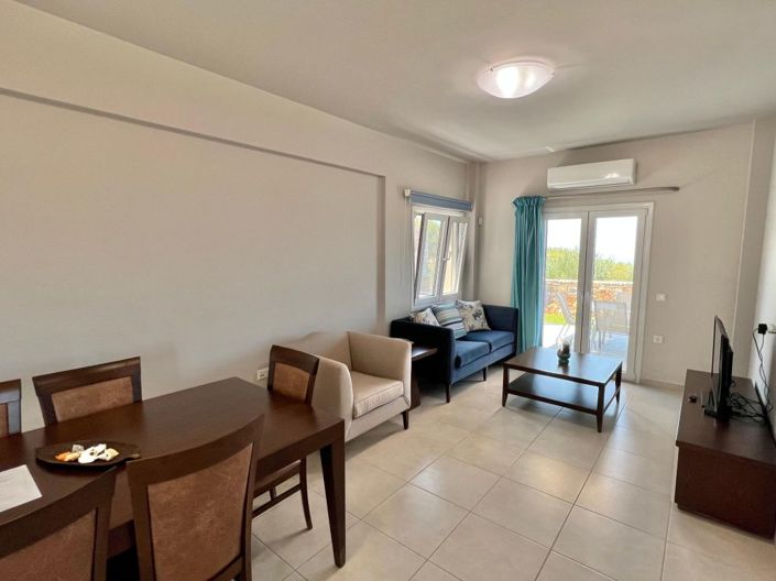 Image No.2-2 Bed House for sale