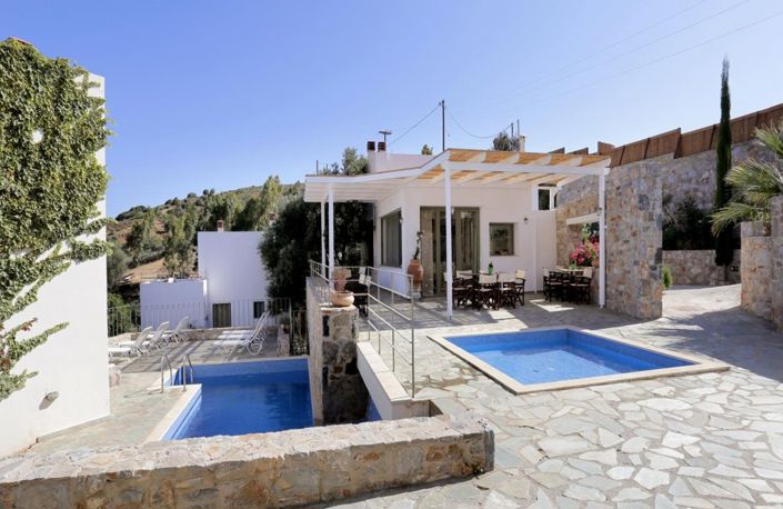 Image No.2-Un hôtel de 20 chambres à vendre à Agia Pelagia