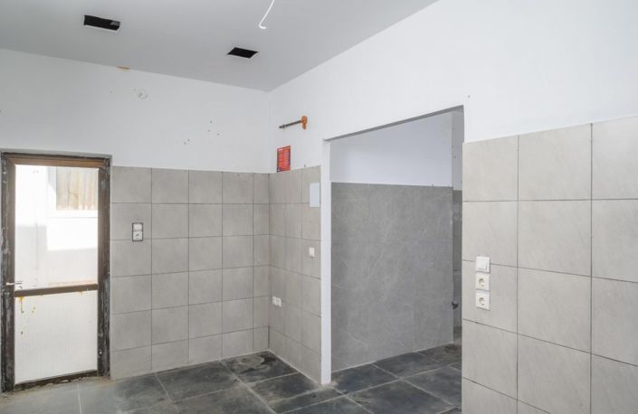 Image No.24-3 Bed House for sale