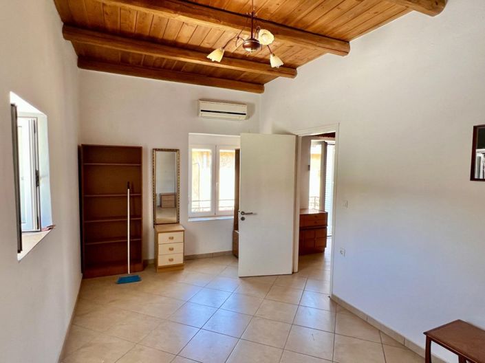 Image No.18-1 Bed House for sale