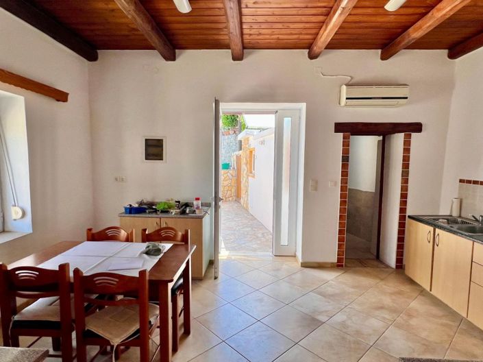 Image No.5-1 Bed House for sale