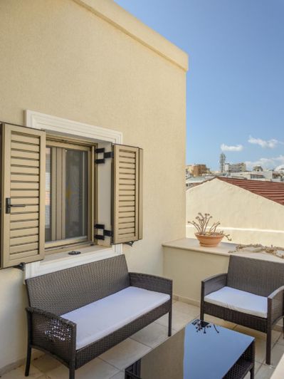 Image No.25-2 Bed House for sale