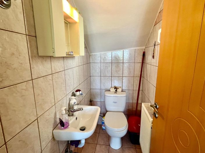 Image No.11-2 Bed House for sale