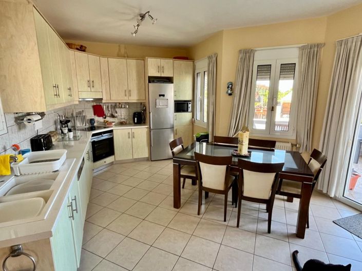 Image No.6-2 Bed House for sale