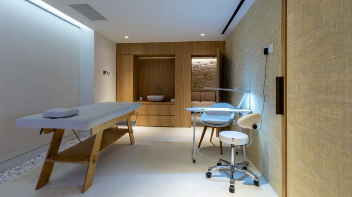 Image No.26-30 Bed Hotel for sale