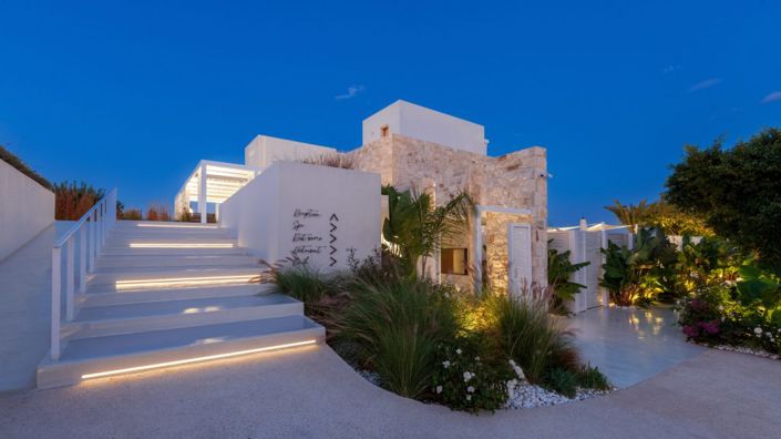 Image No.5-30 Bed Hotel for sale