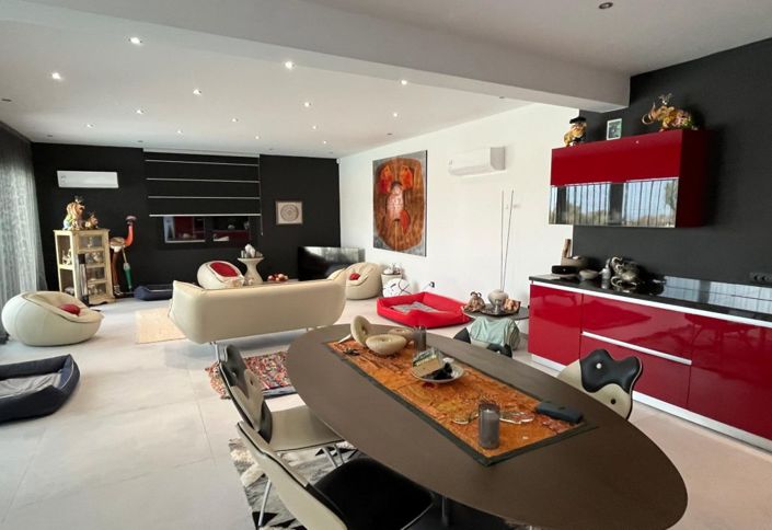 Image No.12-3 Bed Villa for sale