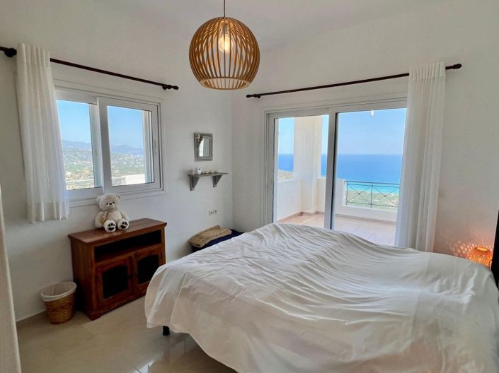 Image No.17-4 Bed Villa / Detached for sale