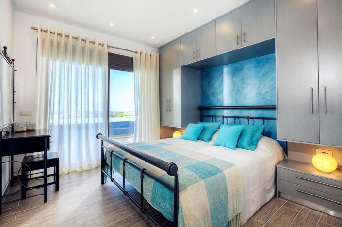 Image No.17-6 Bed Villa for sale