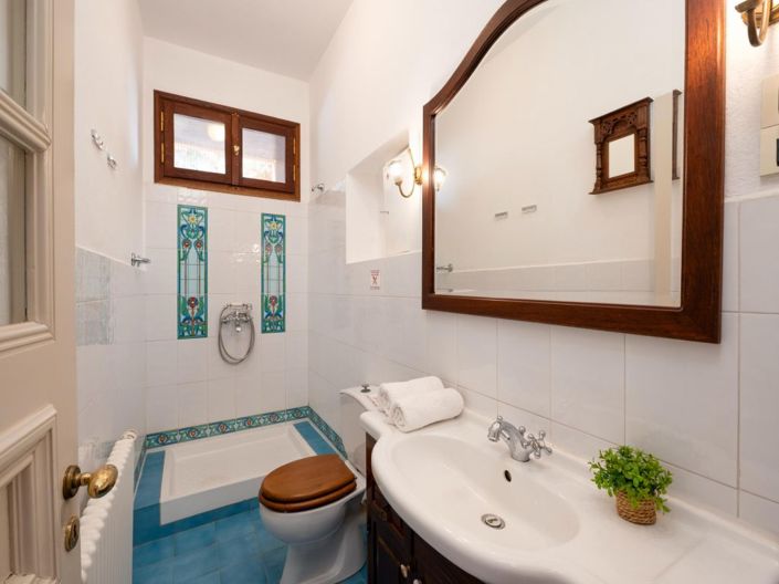 Image No.15-6 Bed Villa for sale