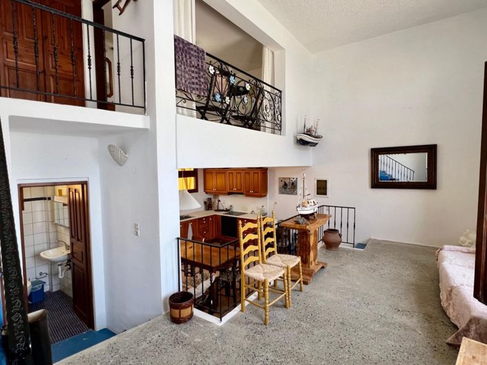 Image No.5-2 Bed House for sale