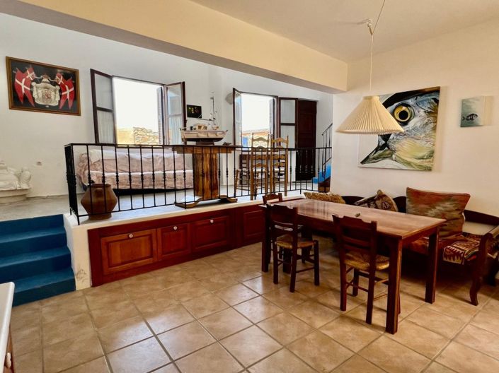 Image No.8-2 Bed House for sale