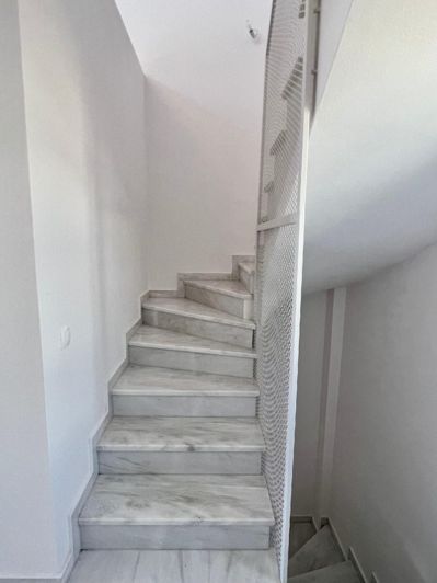 Image No.11-3 Bed House for sale