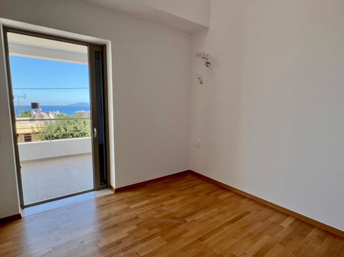 Image No.15-3 Bed House for sale